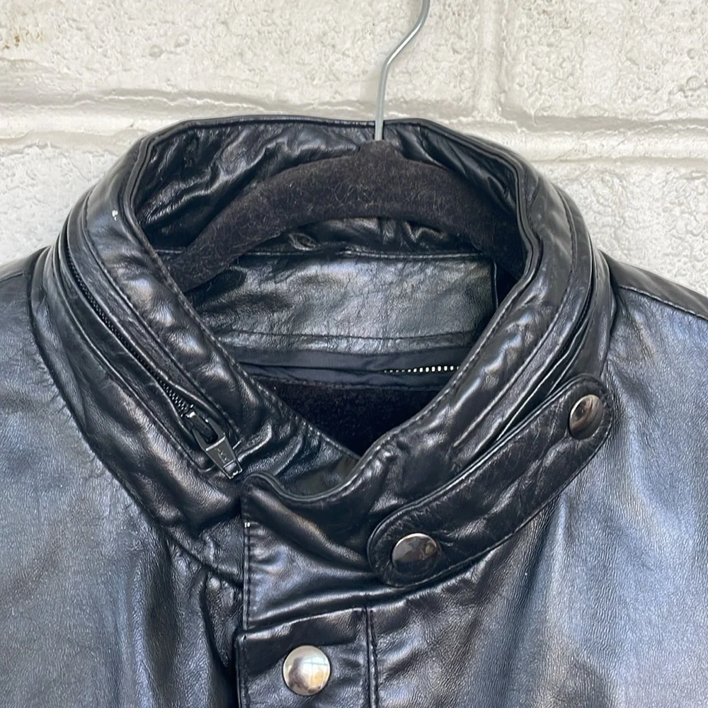 Bermans Vintage 1980s Leather Black Leather 44L Bomber Moto Jacket